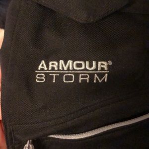 Under Armour Men’s snowboarding pants.